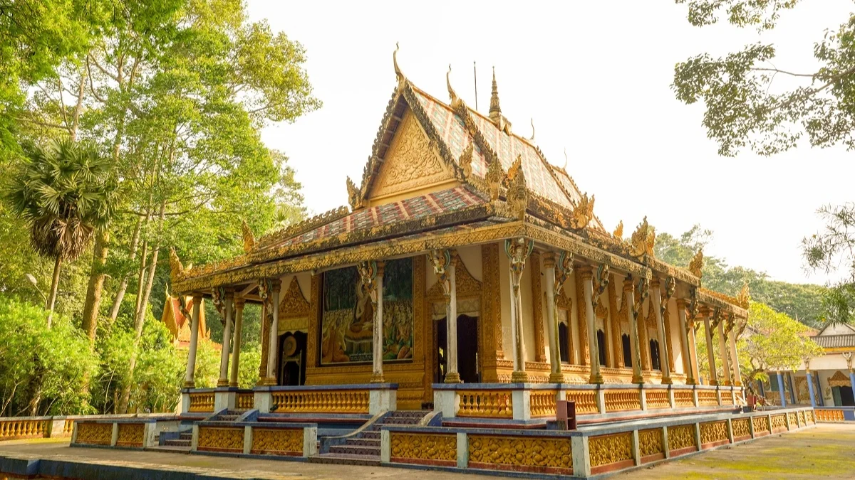 Bat Pagoda in Soc Trang
