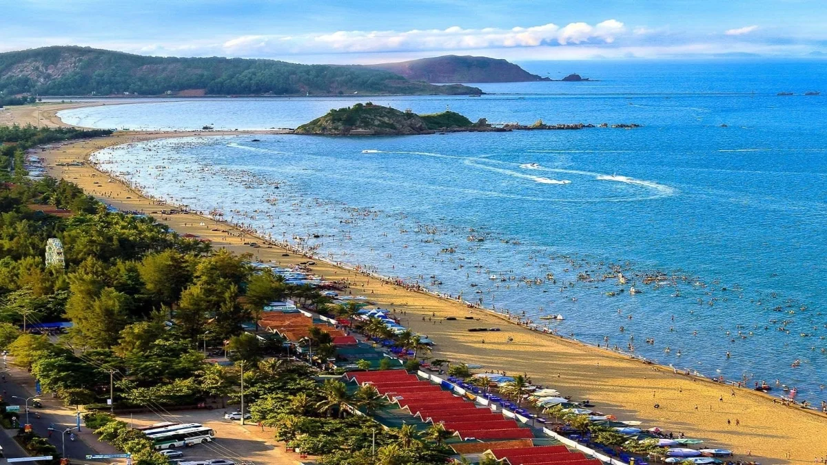 Cua Lo beach in Nghe An