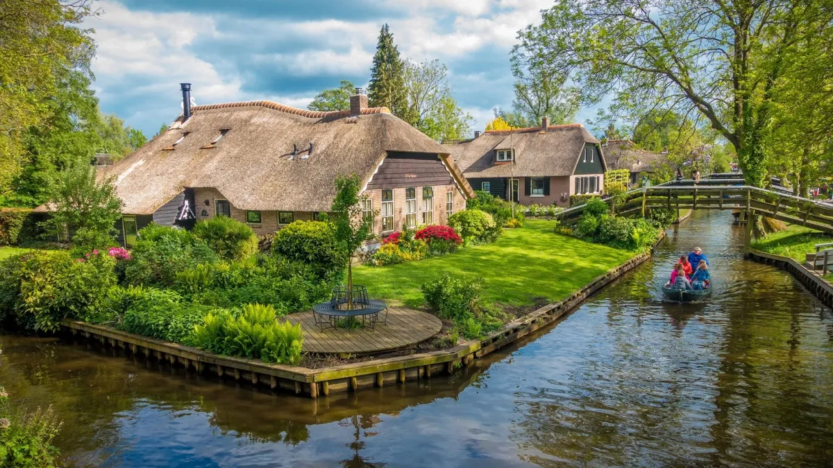 Giethoorn Village