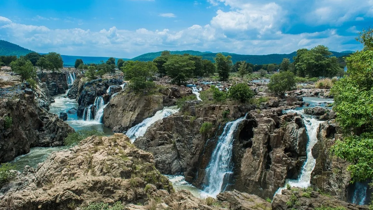 Hogenakkal Falls