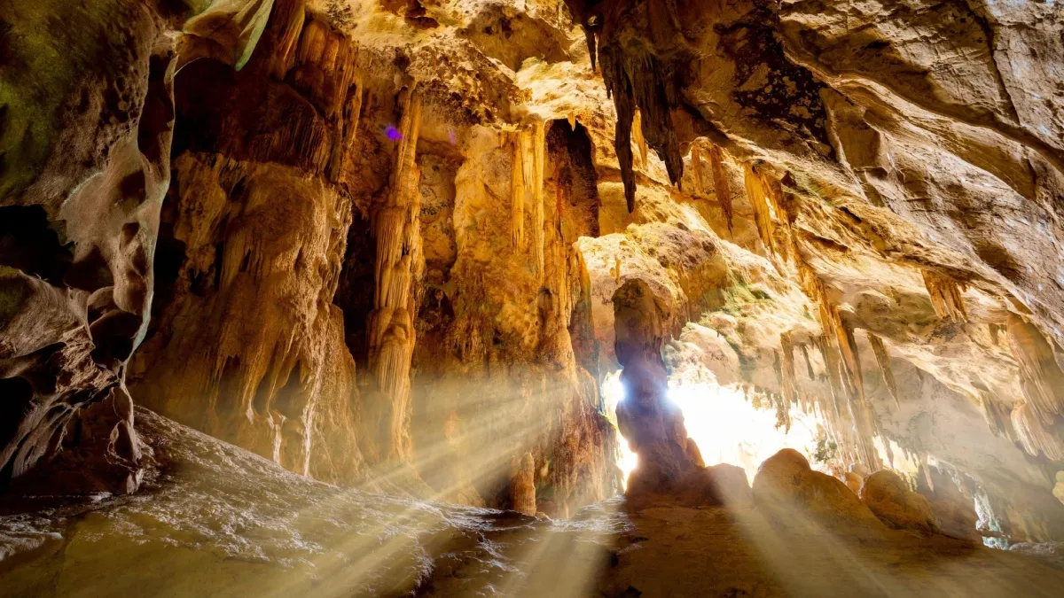 Khao Khanap Nam Caves
